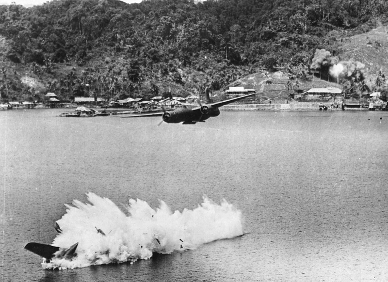 Illustration for article titled Island Hopping, Kamikaze, No Prisoners: Images from the Pacific Islands and WW2